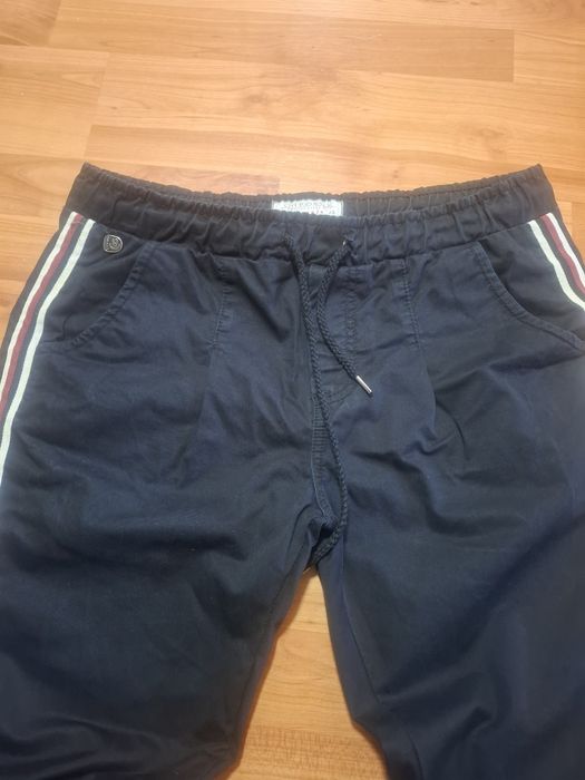 Pantaloni barbat,marime L,potrivit si pentru M