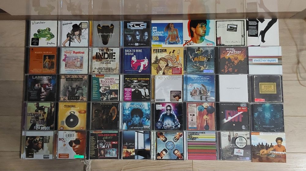 Sistemele Audio,  merg foarte bine cu CD uri frumoase, de calitate!