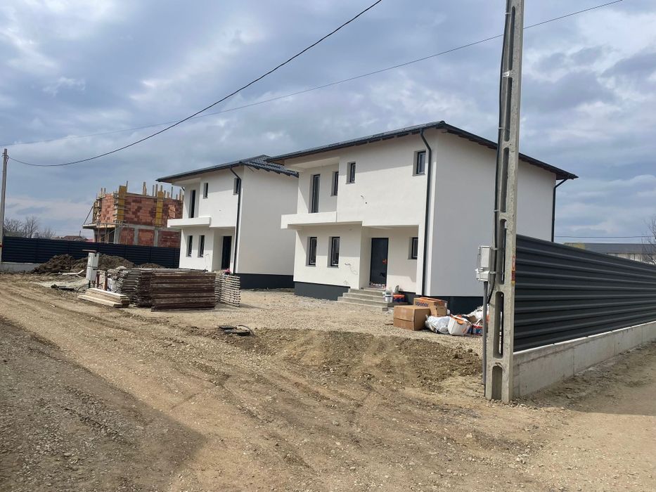 Case de vanzare Bradu