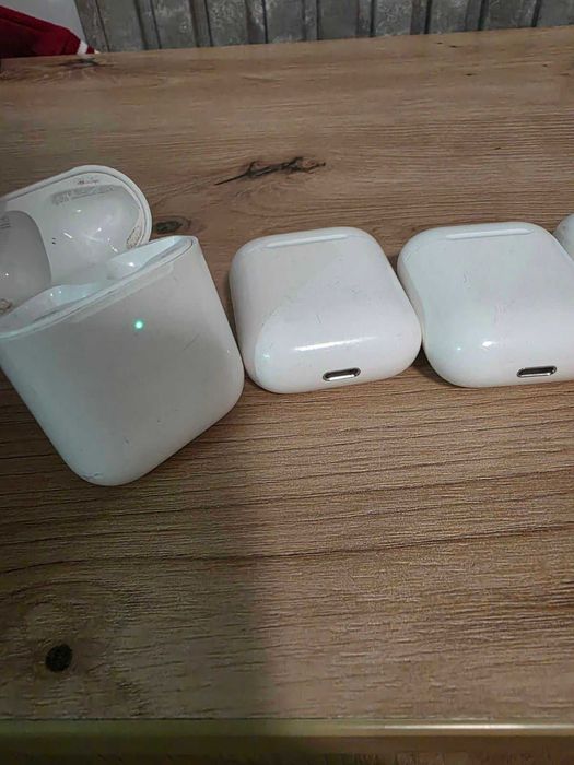 Apple Airpods Wireless Charging Case зарядна кутия A1938/А1602
