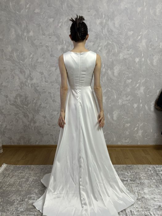 Продам атласное платье