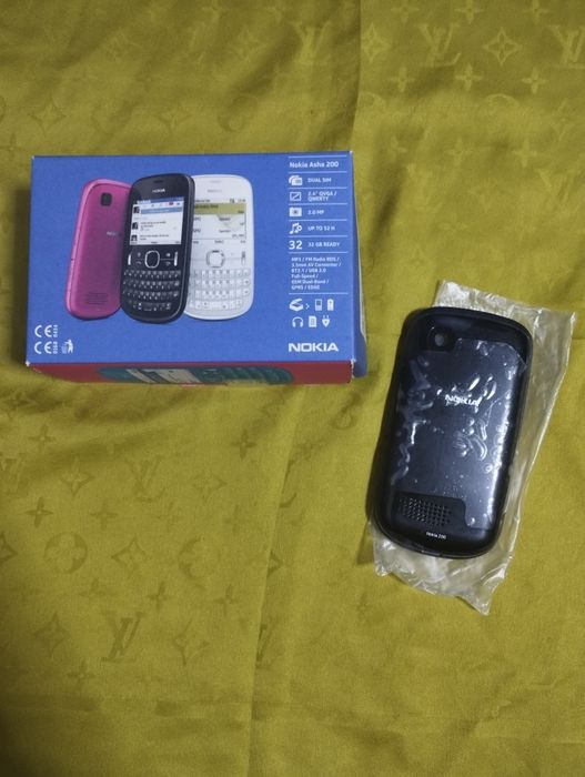 Assalom alekum Telefon Sotiladi Original Nokia asha 200