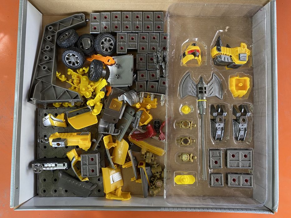 Робот-трансформер V-Create 3 в 1 Hummer HX 1:24