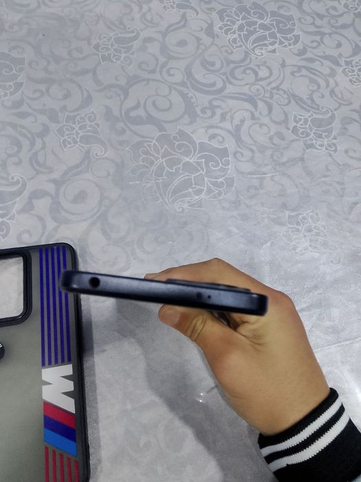 Redmi note 12 sotiladi narxi 900 min yana kelishamz