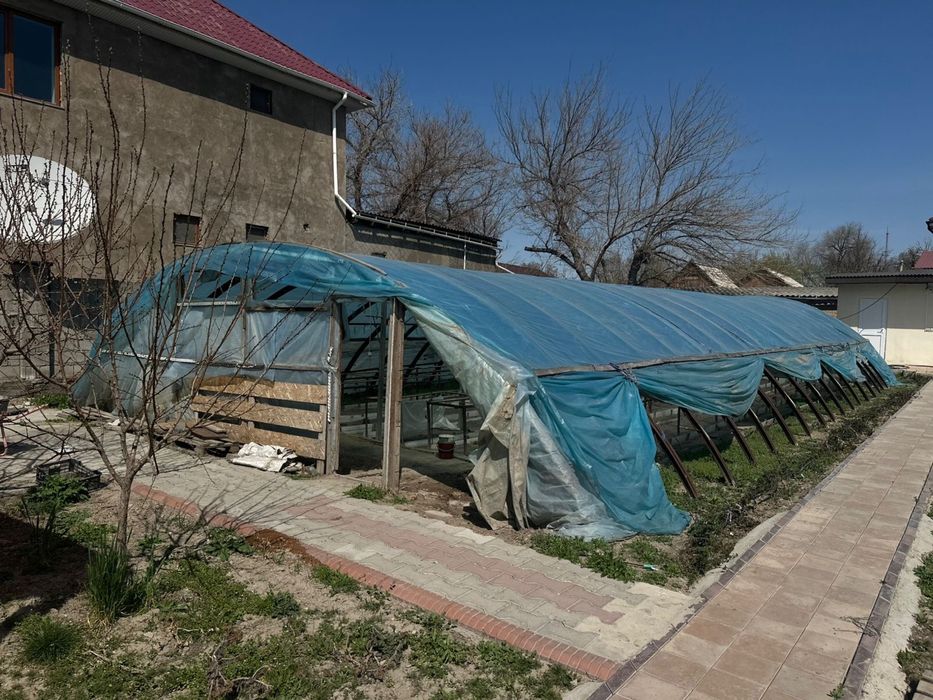 Теплица (дуги из металла)