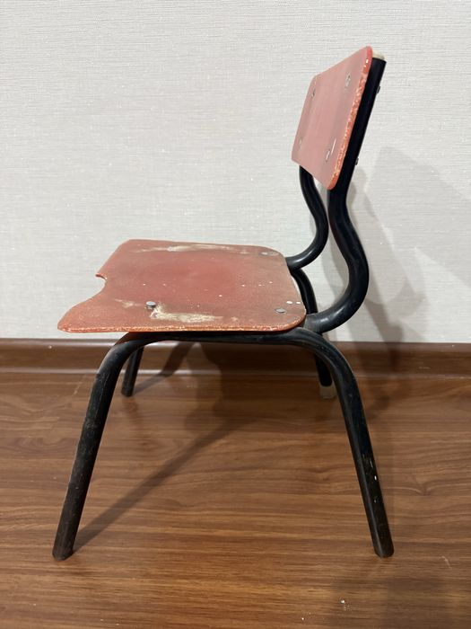 Стульчик маленький детский б/у