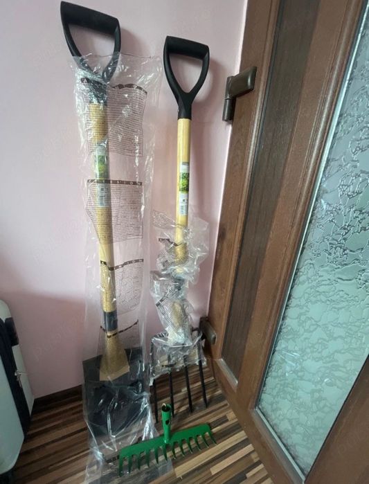 Furca și lopata