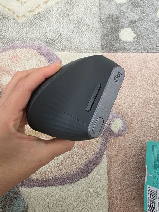 Logitech MX Vertical 910-005448 – ергономична безжична мишка
