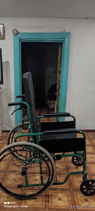 Продам инвалидную коляску