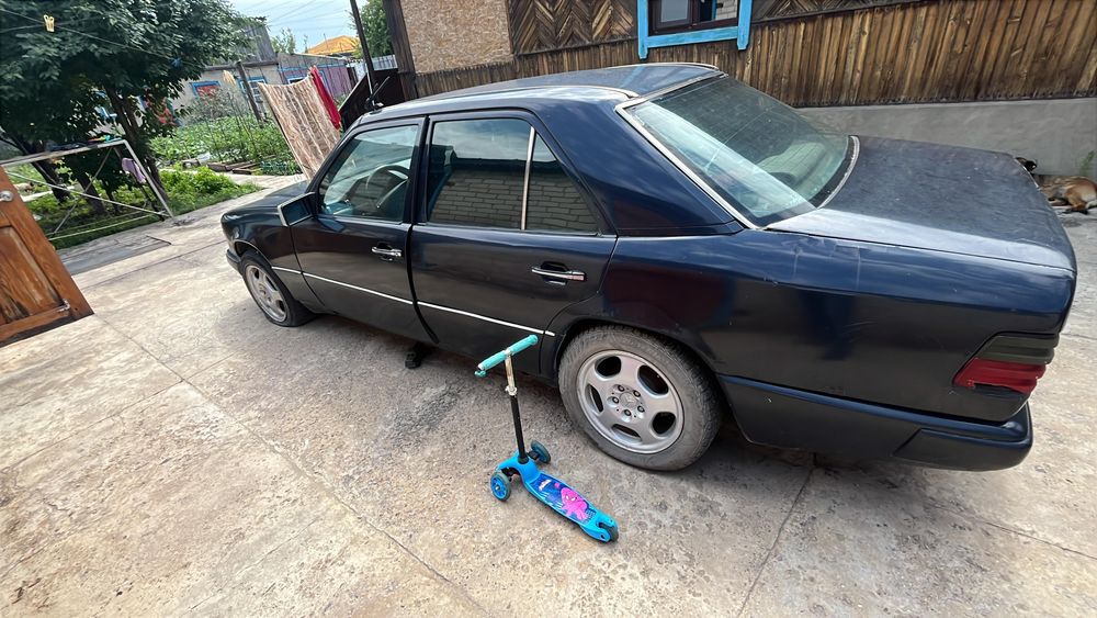 Продам легковую машину