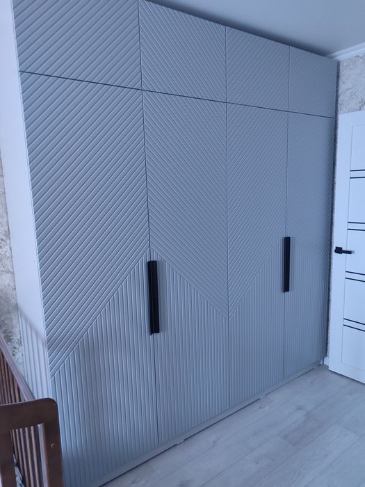 Продам шкаф четырёхдверный