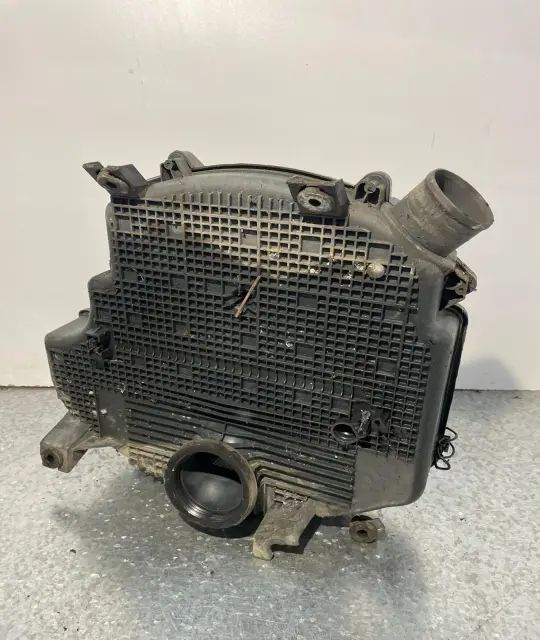 Carcasa filtru aer Dacia Logan 2005 1.4 MT (75 hp)