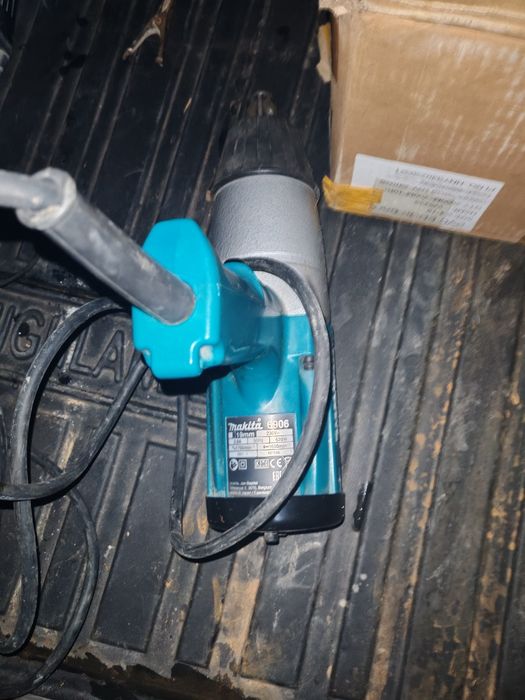 Болтавертты проводной почти новый