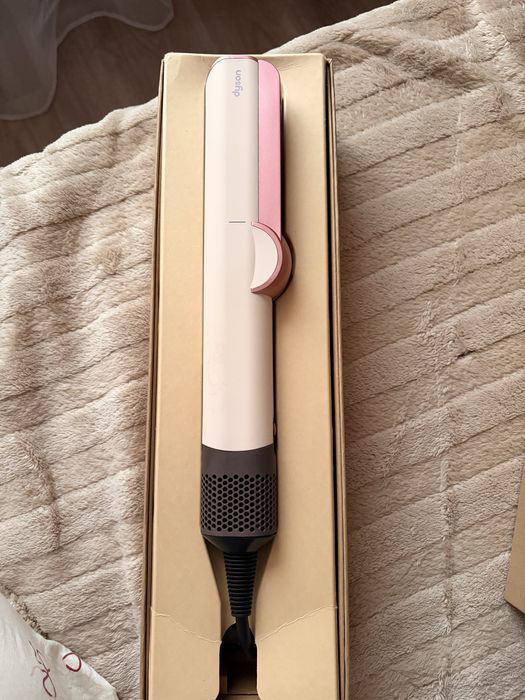 Продам Dyson Air Strait HT01