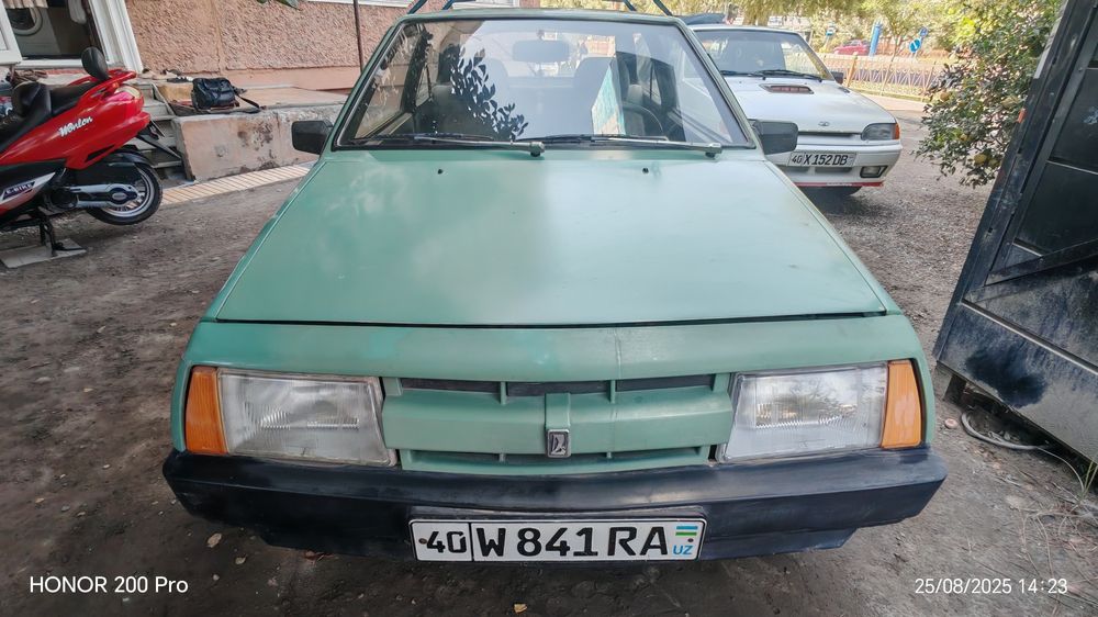 Лада Ваз 2108 (спутник)