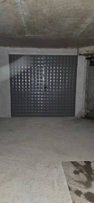 Дава се под наем Гараж / Паркомясто в Велико Търново, Бузлуджа - 65 кв.м за 99.45 € - Снимка #1