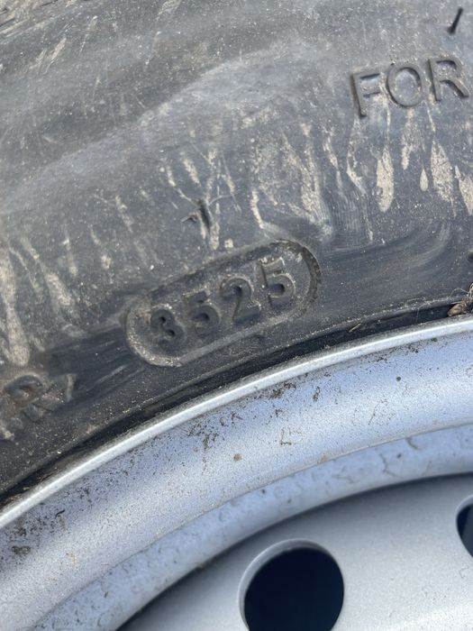 Продам 2 колеса в сборе, новые