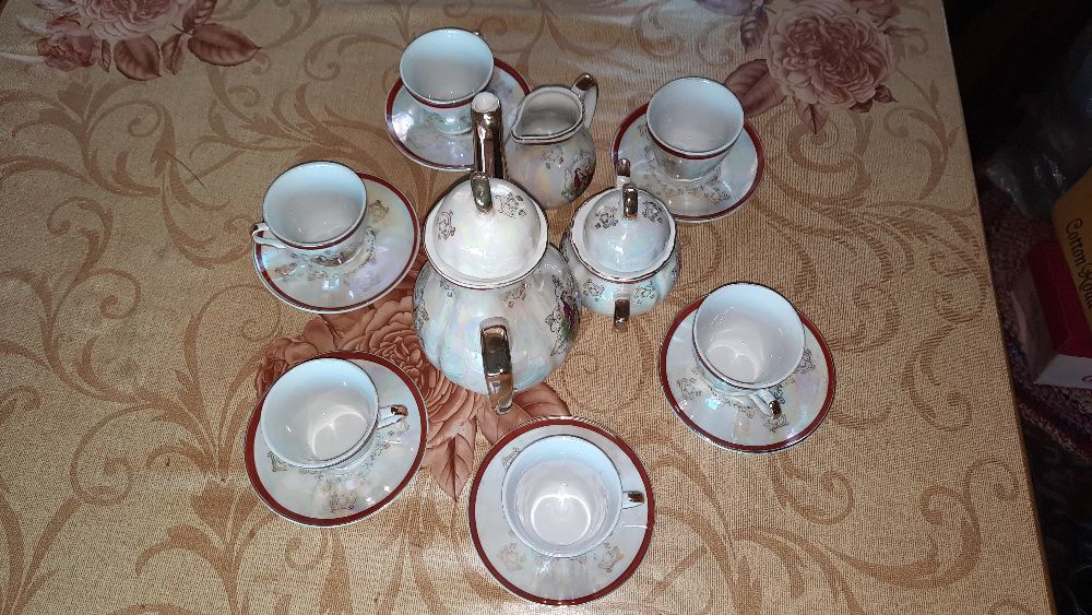 Продам кофейный сервиз "Мадонна"