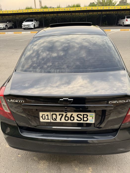 Продаю автомобиль Lacetti