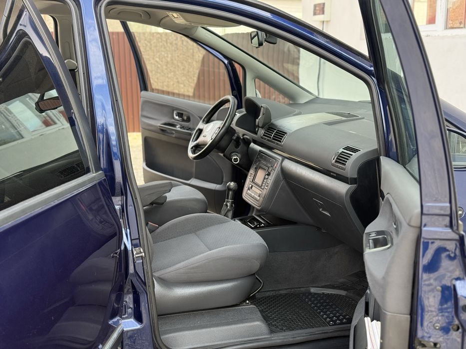Volkswagen Sharan 11/2008 2.0 TDI 140 CP ( 1 AX ) 7 locuri  SE POATE IN RATE