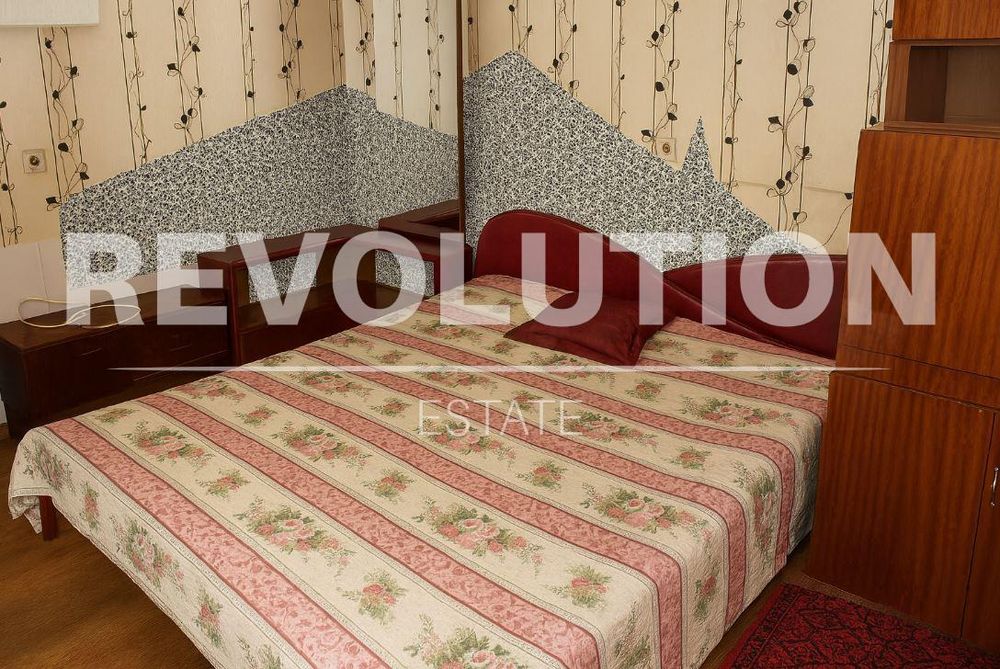 Дава се под наем Едностаен апартамент в Варна, Колхозен пазар - 30 кв.м за 250 € - Снимка #4