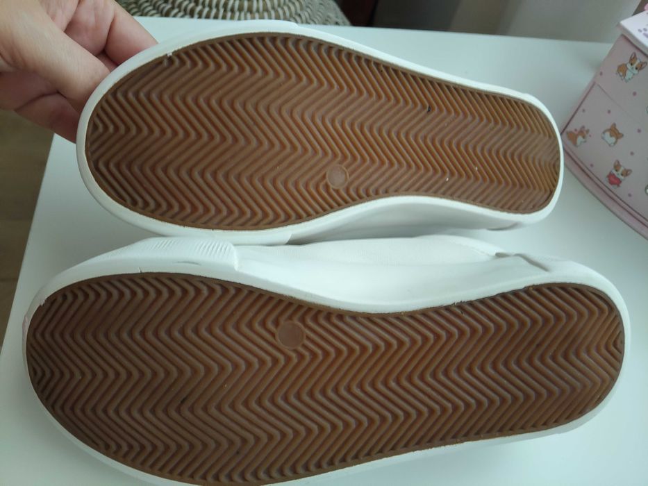 Маратонки Reserved 32