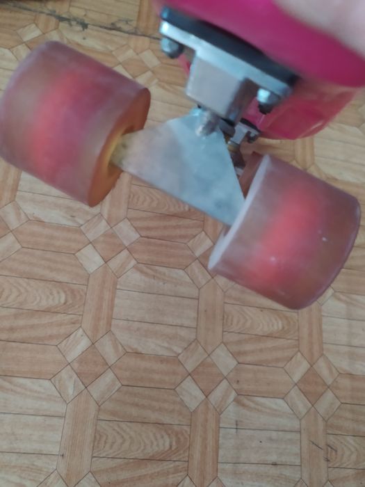 Продам Скейт борт для девочки 

Вастап пишет ил