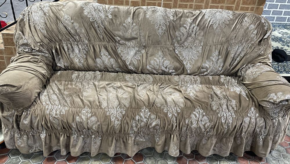 Продам большой диван и кресла