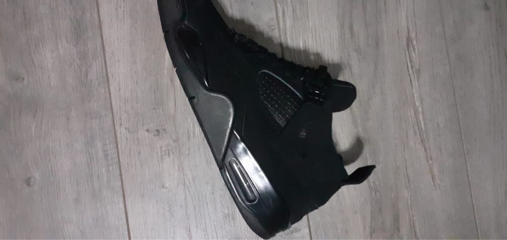 Кроссовки зимние