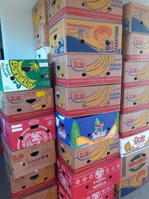 Касетки, кашони от банани, кофи от сирене