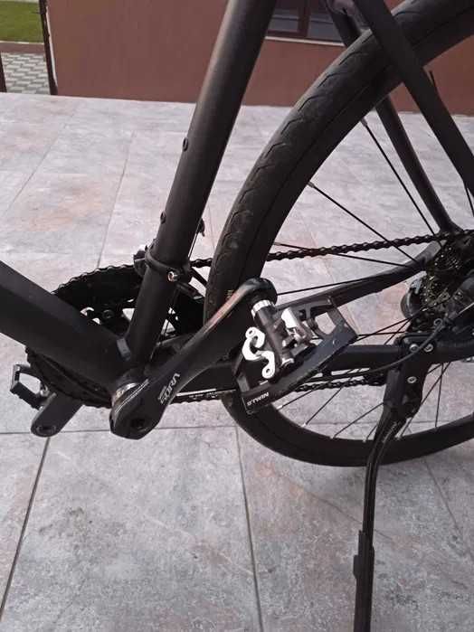 Vând cursieră Triban