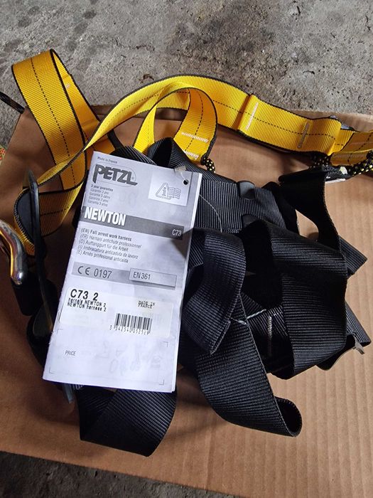 Предпазно облекло Petzl за алпинизъм