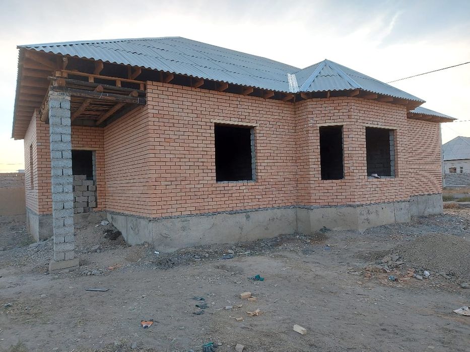 Жер үй сатылады.