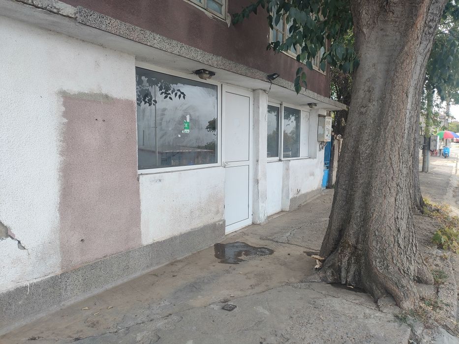 Давам под наем помещение