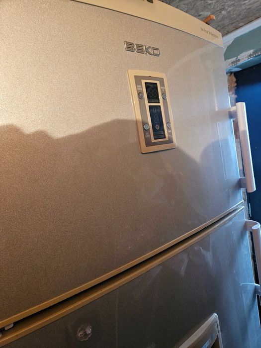 Frigider Beko nofrost cu dozator de apa