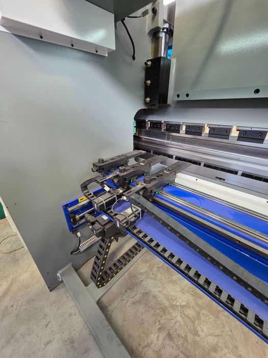 Гибочный станок 130т×3200 м. Чпу 6+1