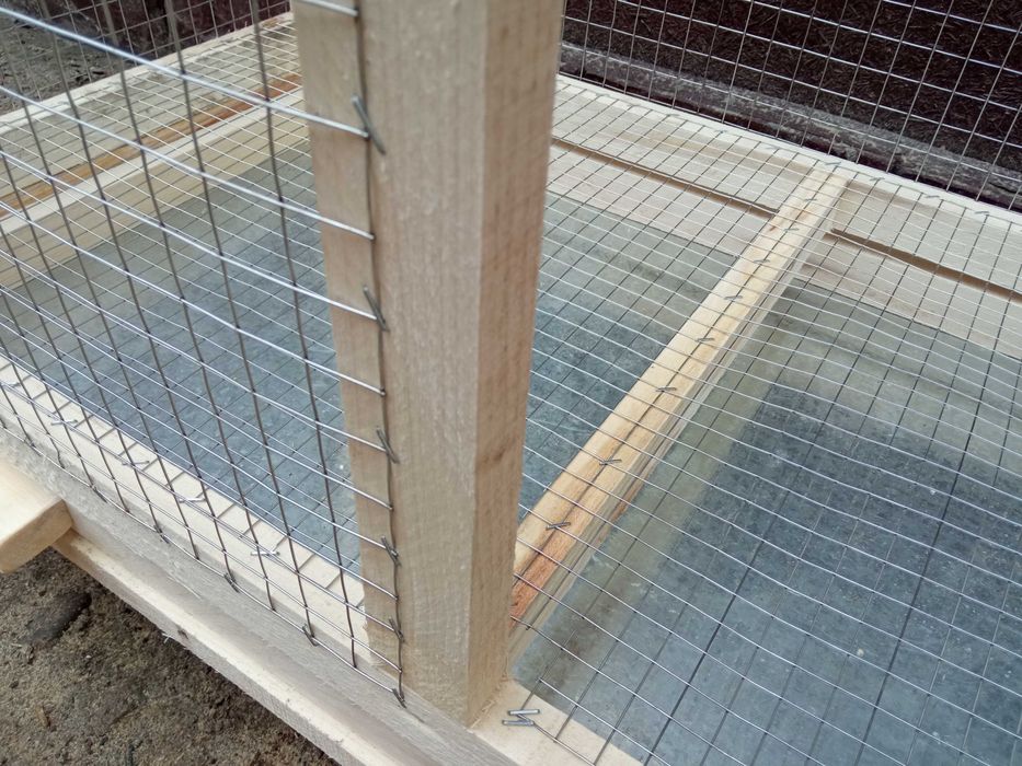 клетка для Дакана