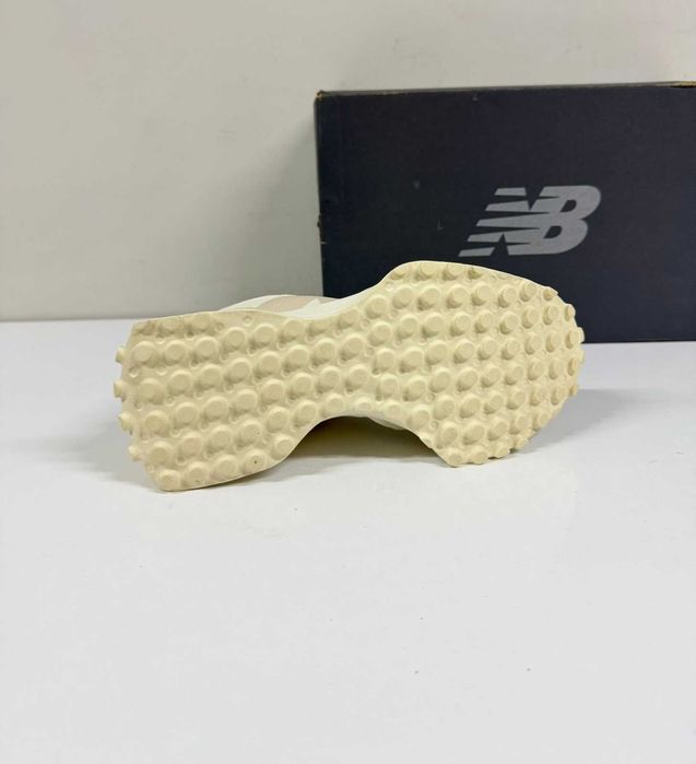New Balance 327 sneakers