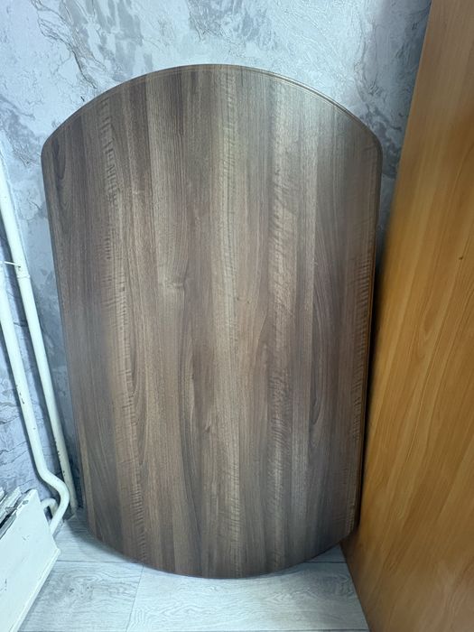 Продам зальный стол