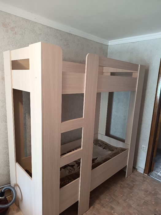 Двухъярусная кровать