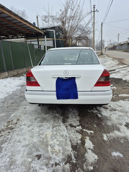 Мерседес сешка 2.2 объем