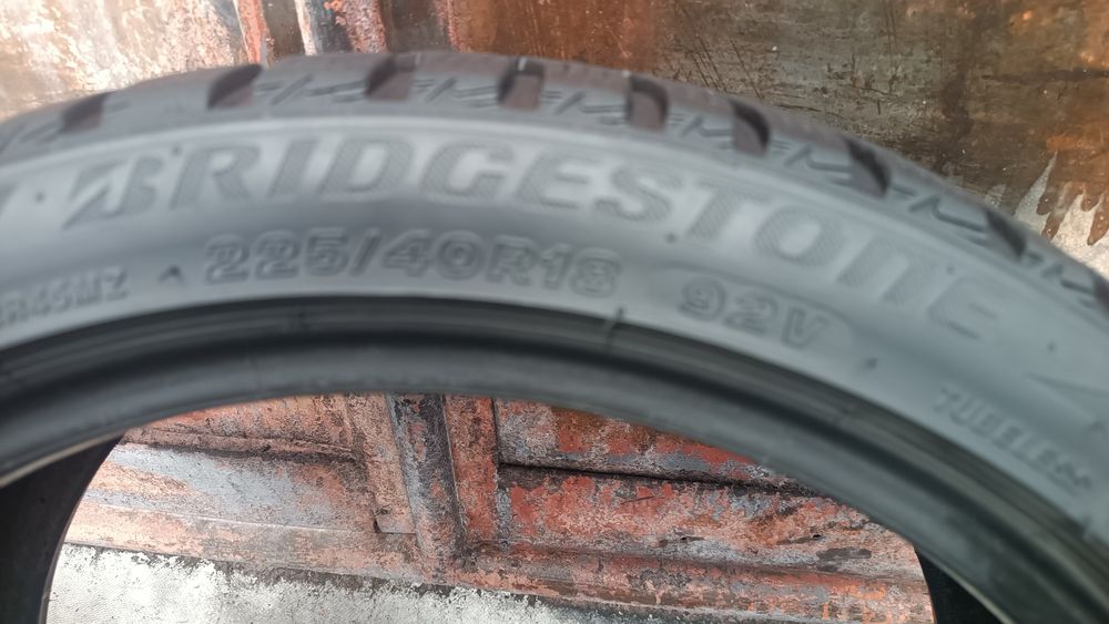 225/40/18 Bridgestone