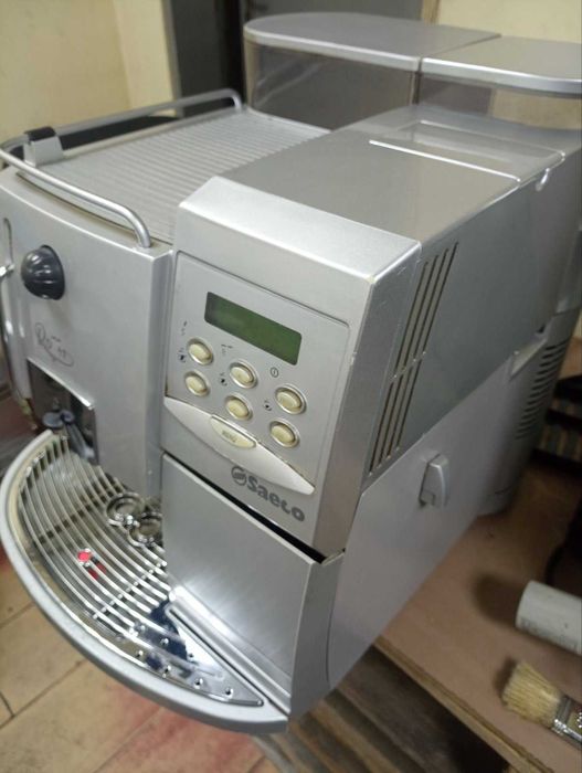 Автоматични Кафемашини робот Saeco Royal Professional