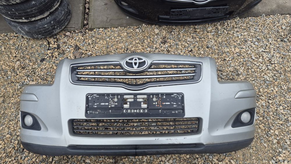 Оригинални Предни Брони за Тойота Авенсис Т25 Фейс 2006- 2009г