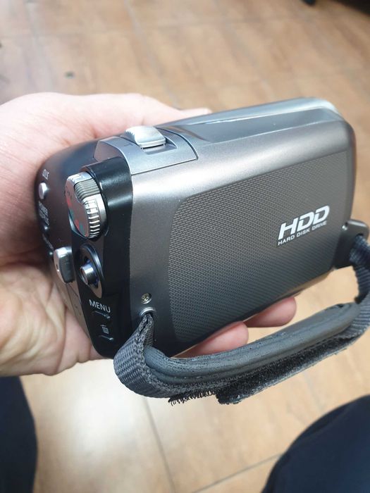 Продавам видеокамера Panasonic hdd