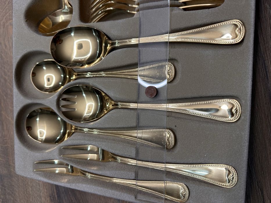 Vand set tacamuri 37 piese auriu/gold