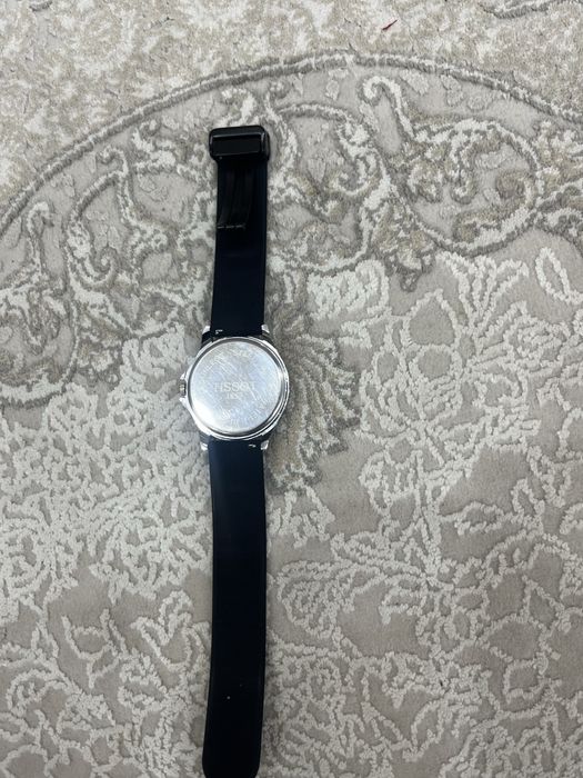 Часы tissot не продаю только обмен