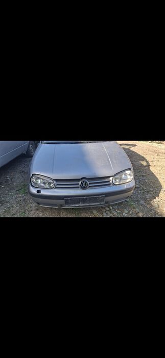 Dezmembrez golf 4 1.6 benzină.  Toate piesele disponibile