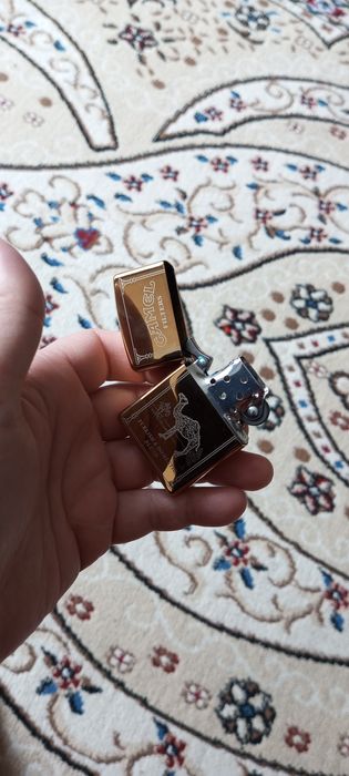 Бензиновая зажигалка - Camel .