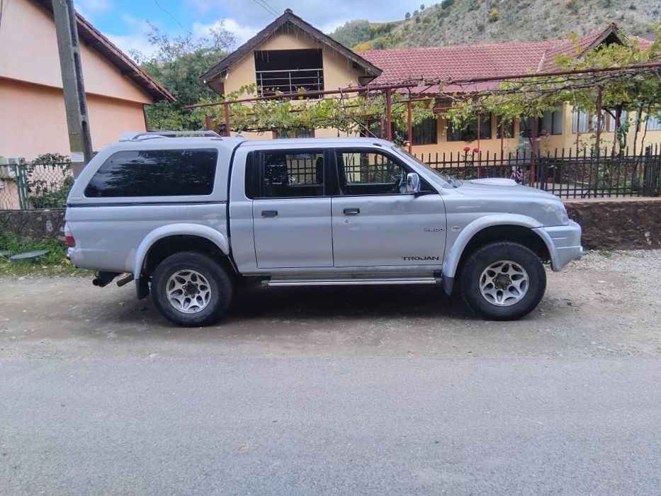 Mitsubishi l200  2006